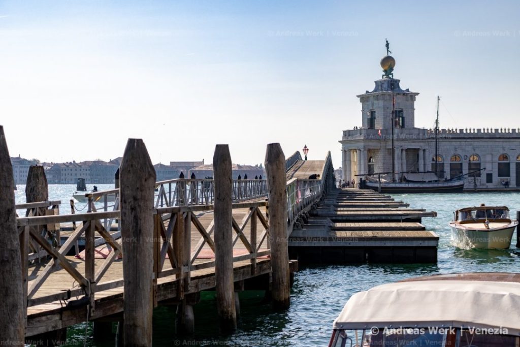 Venedig Marathon2021: Alles ist bereit. Heute wurde das Exposport-Dorf eingeweiht.