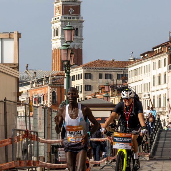 15.000 Athleten liefen für den Venedig-Marathon 2022