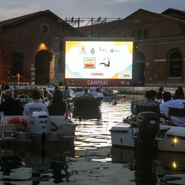 Das Cinema Barch-in, das erste Bootskino Italiens