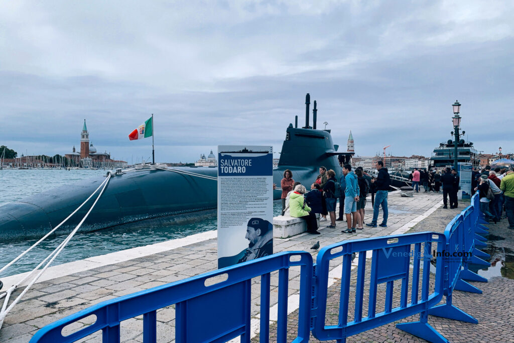 Was macht ein U-Boot in Venedig?