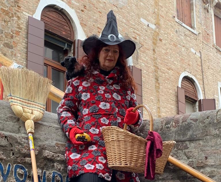 Venedig - die Hexe Befana ist im Anflug