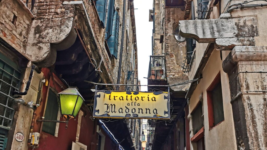 100 Dinge über Venedig - Maximalmaß für die barbacani