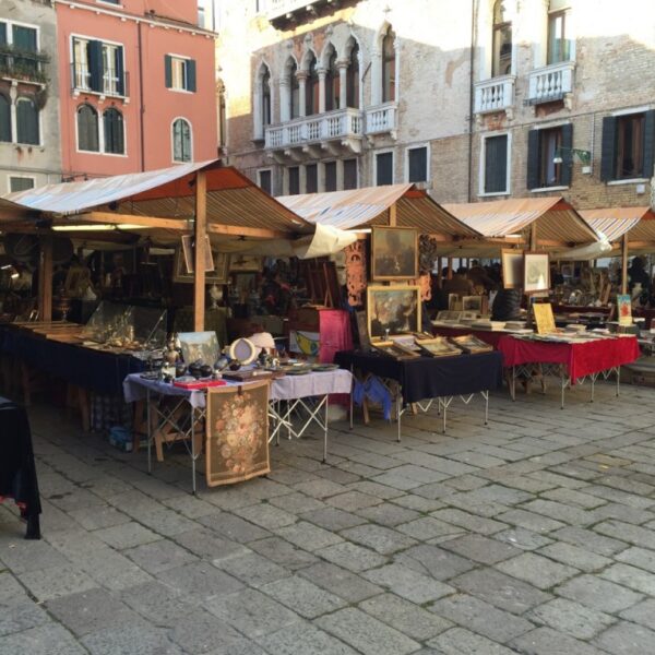 Antiquitätenmarkt Campo San Maurizio